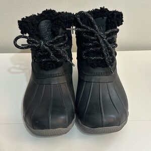 Sperry Short Winter Duck Boots and Sperry Rain & Stain Spray